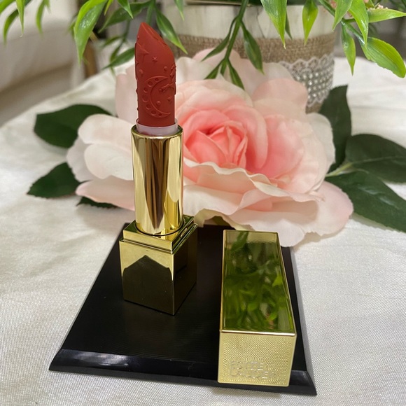 estee lauder rouge lipstick